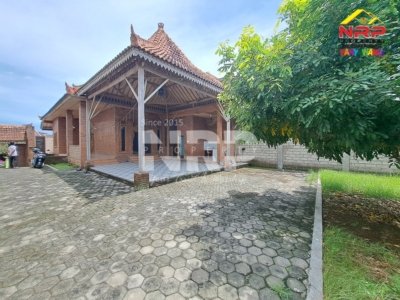 🏡 Dijual Rumah Kayu Estetik + Private Pool di Boyolangu – Banyuwangi Hunian Premium dengan Suasana Villa Pribadi