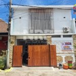 Dijual rumah cantik terawat, 2 lantai, siap huni, jual cepat BU